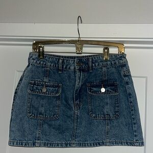 Denim mini skirt!